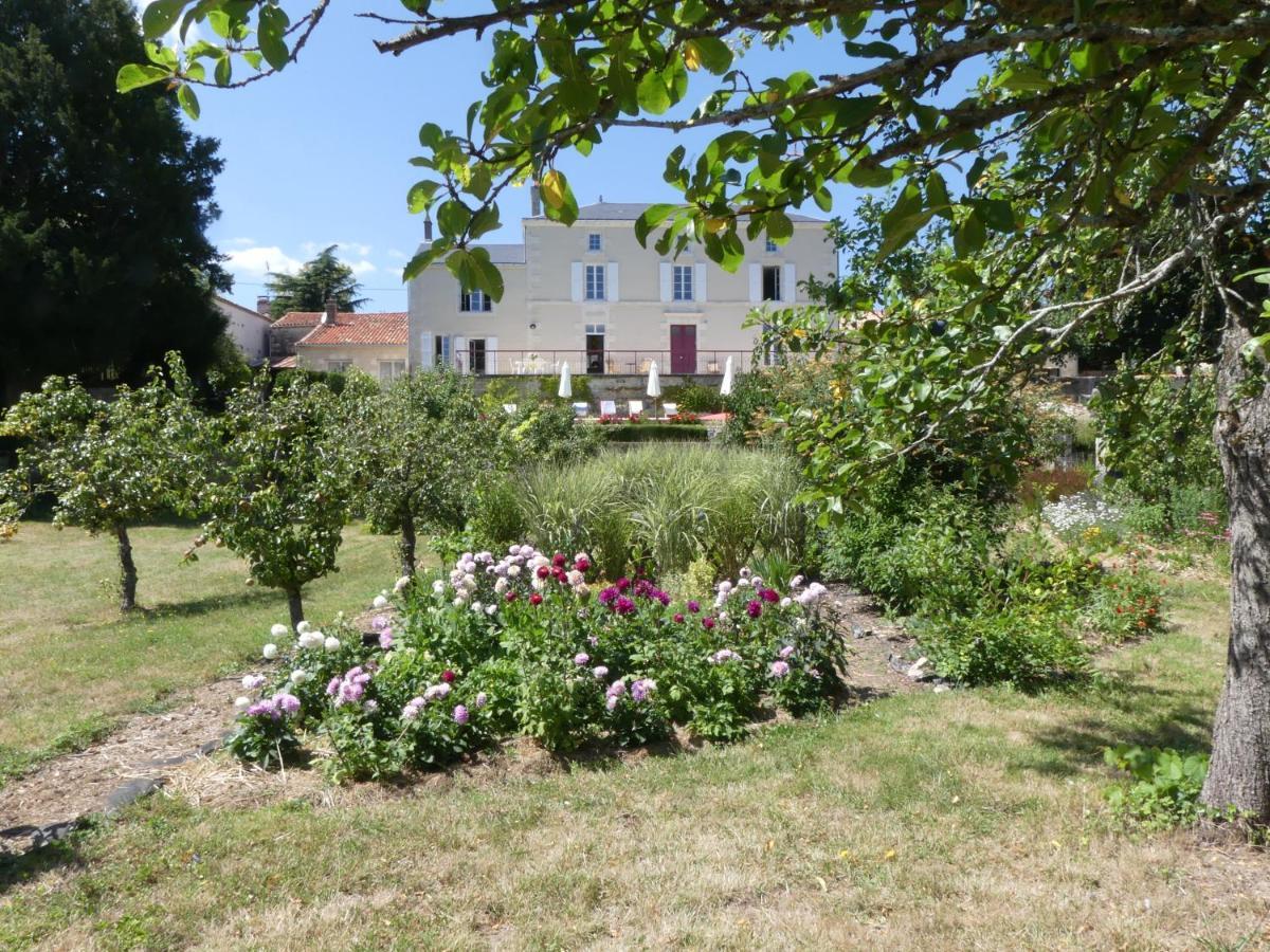 Les Jardins De Xanton Hotel Exterior photo